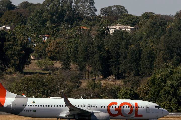 Avião da GOL faz pouso de emergência após decolagem em Goiânia