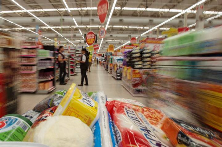 Bolsa Família é reajustado em 15%; medida vale a partir de outubro