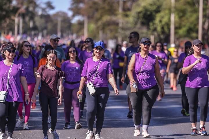 Caminhadas buscam conscientizar população sobre lipedema