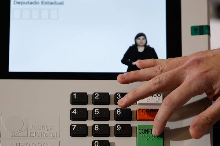 Campanha eleitoral nas ruas e propaganda virtual começam neste domingo