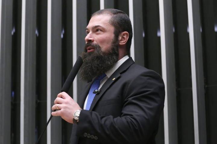 Comissão aprova parcelamento especial de dívidas tributárias para o setor de armas e munições