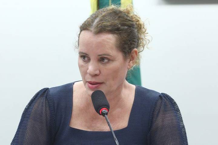 Comissão aprova projeto que permite a prefeituras vender ônibus escolar adquirido com recursos federais