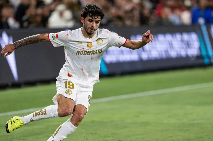 De meio-campista a lateral: Quem é a surpresa de Scaloni que ameaça espaço de Giay na Argentina?