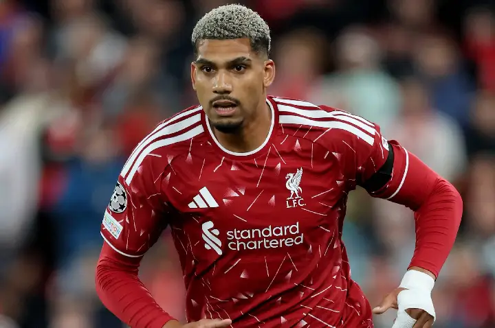 ‘Estou muito feliz’: Emprestado do Barcelona, Araújo comenta chance de ficar no Liverpool