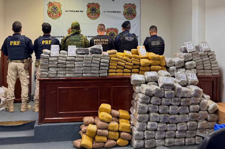Forças de segurança apreendem cerca de 460 quilos de drogas em São Francisco do Guaporé (RO)