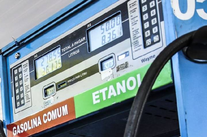 Hugo Motta elogia aumento da mistura de etanol na gasolina
