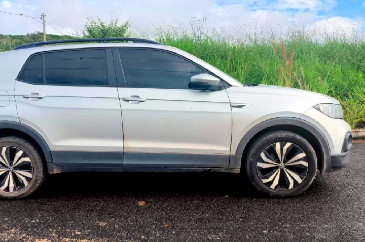 JI-PARANÁ – CARRO E MOTOCICLETA ROUBADOS SÃO RECUPERADOS PELA POLICIA MILITAR