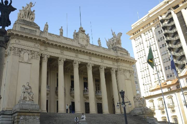 Justiça nega liminar para suspender eleição para presidência da Alerj