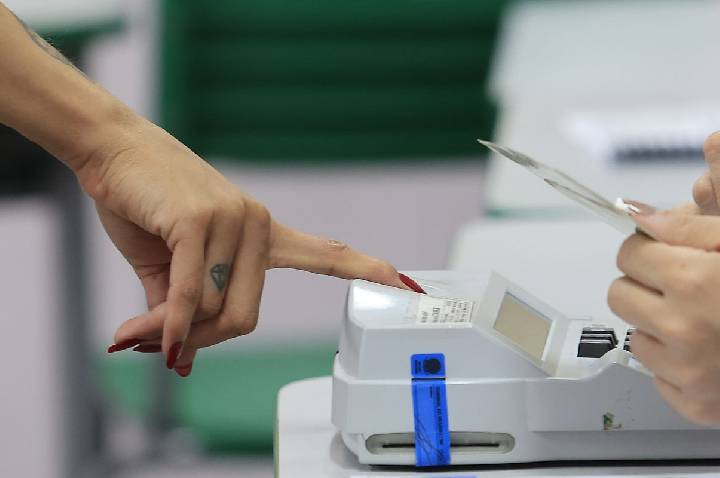 Lula cresce em número de votos em todos os estados; Flávio recuou em 6