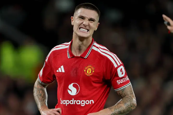 Manchester United: Rooney faz crítica dura a Sesko e não é pelo futebol em campo
