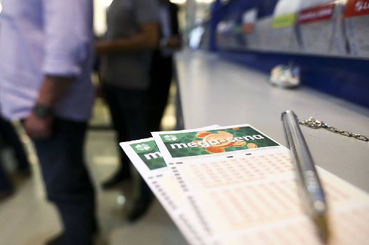 Mega-Sena acumula para R$ 50 milhões; confira os números sorteados