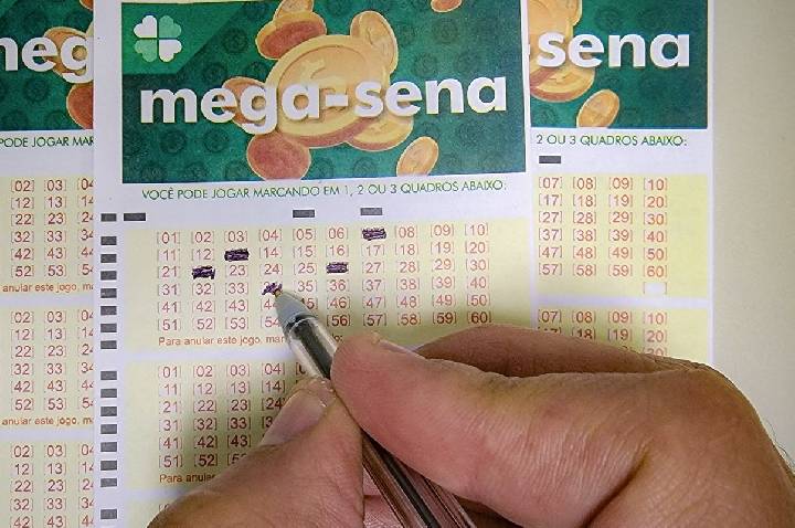 Mega-Sena sorteia prêmio estimado em R$ 32 milhões neste sábado