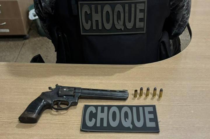 Operação Dominus: BPCHOQUE atua em confrontos armados, apreende armas, munições e materiais bélicos.