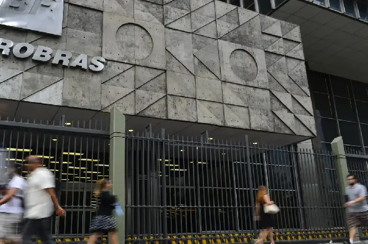 Petrobras anuncia alta de R$ 0,04 na gasolina vendida a distribuidoras