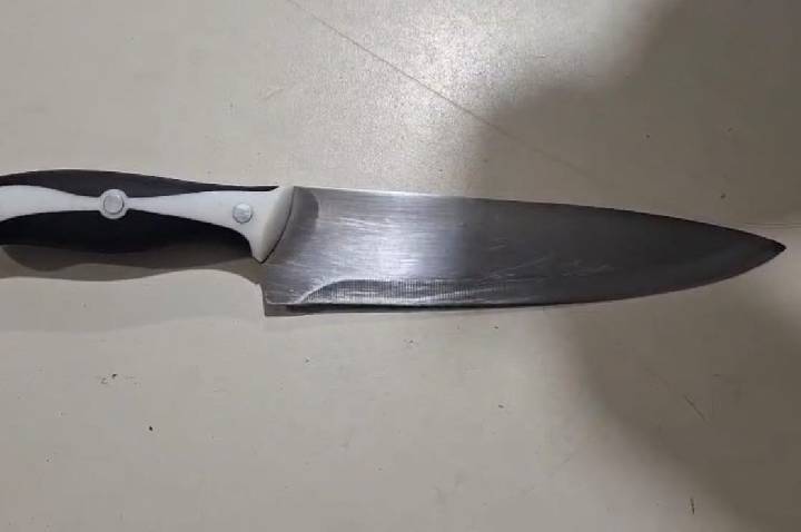 PM APREENDE DOIS ADOLESCENTES PORTANDO UMA FACA