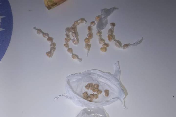 Polícia Militar apreende 55 pedras de crack e dois adolescentes durante patrulhamento em Porto Velho