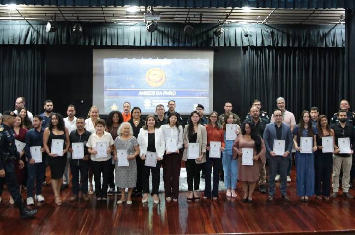 Polícia Militar de Rondônia concede Medalha Mérito Forte do Príncipe da Beira e Diploma Amigo da PM