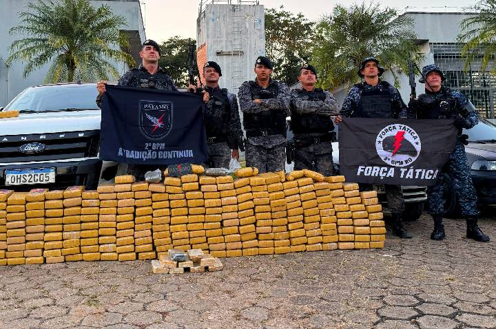 POLÍCIA MILITAR REALIZA GRANDE APREENSÃO DE DROGAS EM JI-PARANÁ