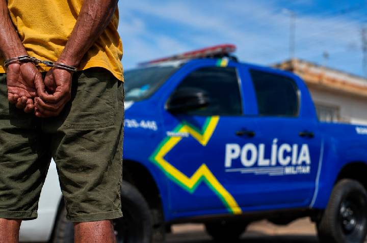 Políciais militares cumprem dois mandados de prisão em Porto Velho
