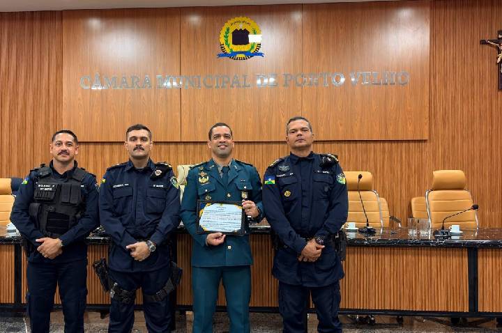 SOLENIDADE DE ENTREGA DO TÍTULO DE CIDADÃO HONORÁRIO AO TENENTE-CORONEL PM AMORIM