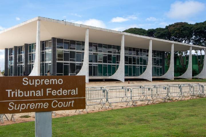 STF suspende julgamento de lei que proíbe jogos de azar