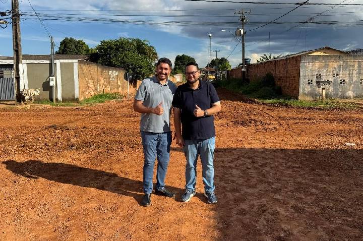 Vereador articula e garante avanço da terraplanagem no bairro Igarapé