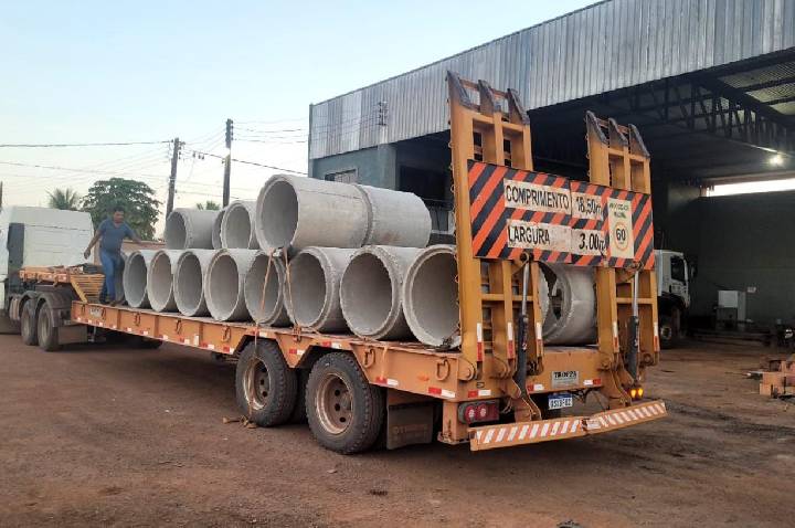 Vereador Márcio Pacele viabiliza entrega de manilhas para melhoria de ramal em Extrema