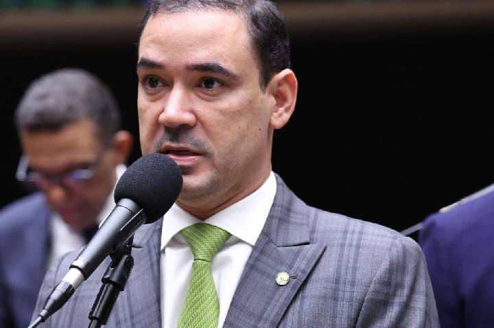 Vicentinho Júnior é eleito governador do estado do Tocantins
