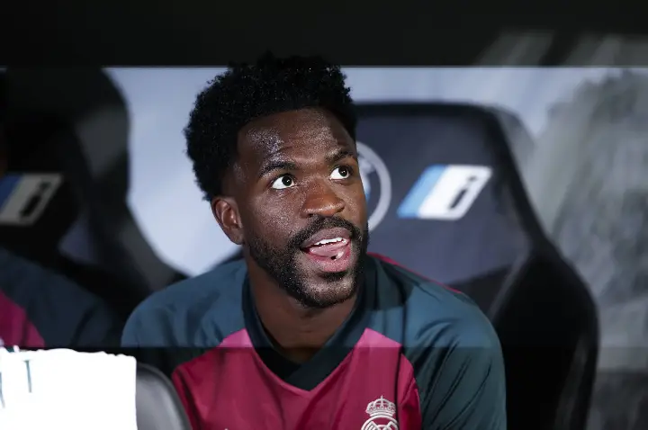 Vini Jr começa no banco, tem gol anulado e é expulso antes de ‘fazer as pazes’ no Real Madrid