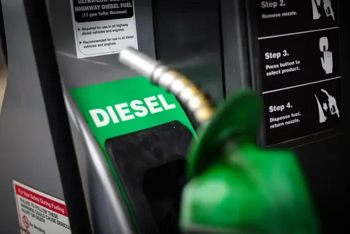 Petrobras vai reduzir preço do diesel às distribuidoras a partir de sexta