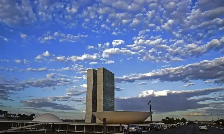 Congresso analisará 60 vetos presidenciais e lerá requerimento da CPMI dos descontos no INSS em 17 de junho