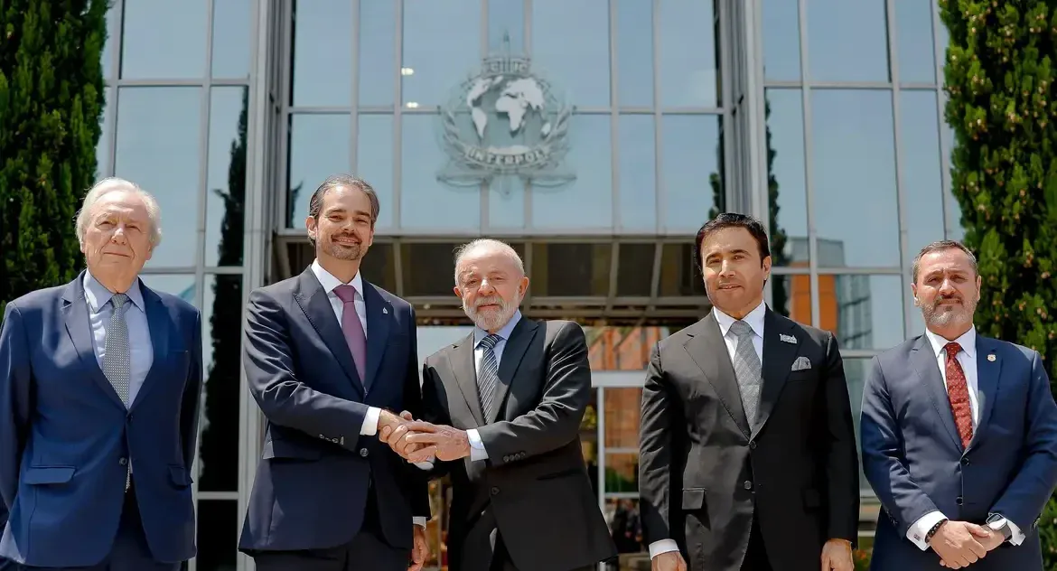 Brasil e Interpol firmam acordo para ampliar combate ao crime organizado transnacional