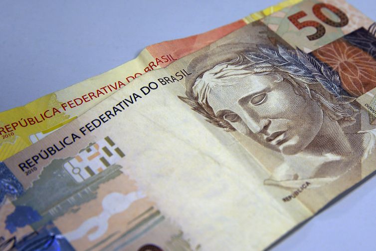 IOF: Representantes da indústria querem participar de ação no STF 