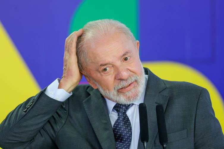 Lula diz que atritos internos são naturais na economia e meio ambiente