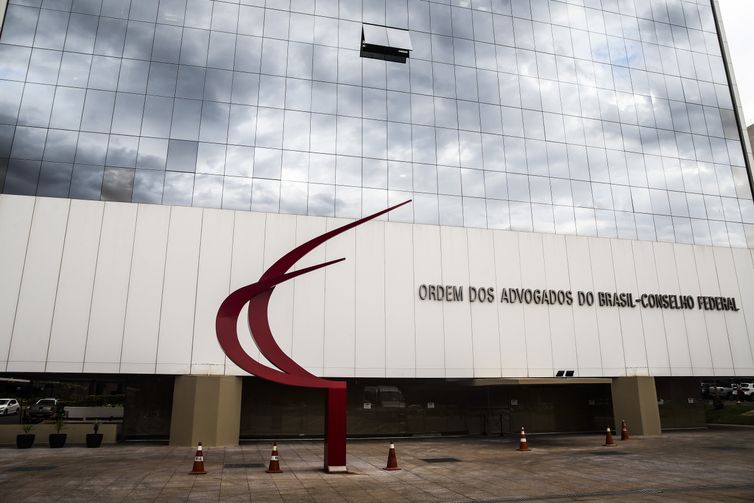 OAB proíbe inscrição de candidatos condenados por crimes raciais