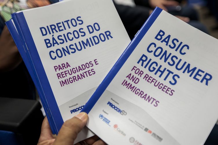 Procon lança cartilha sobre direitos do consumidor para refugiados