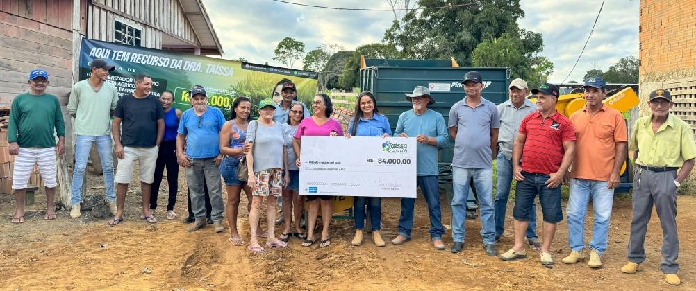 Dra. Taíssa prestigia entrega de equipamentos à Associação Unidas pela Paz no distrito do 5º BEC