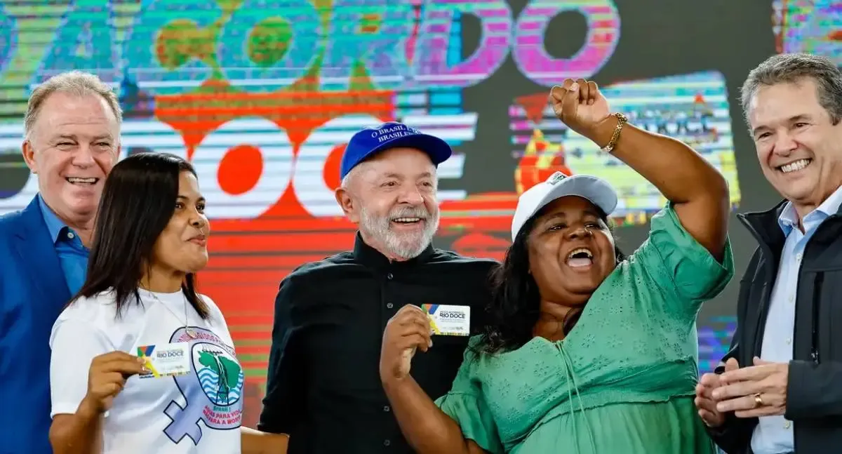 Lula anuncia R$ 3,7 bilhões em indenizações para atingidos pela lama de Mariana