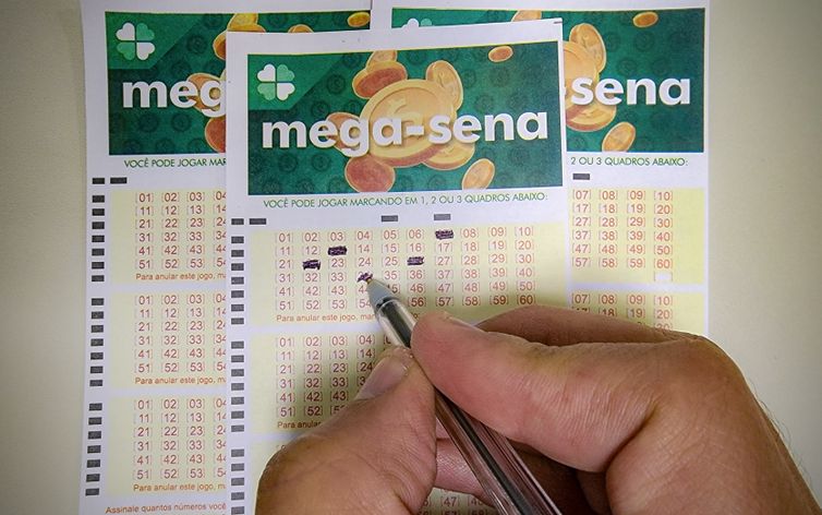 Mega-Sena acumula e prêmio principal vai para R$ 35 milhões