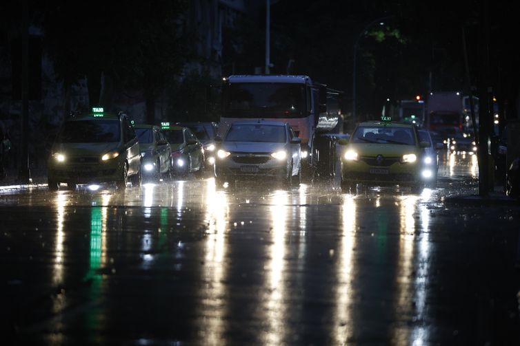 Rio terá final de semana com tempo instável e céu nublado
