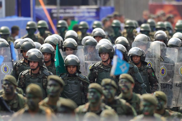 STF derruba regra militar que veta casados em cursos de formação