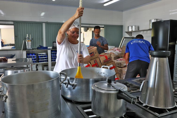 Investimento global em merenda dobra e alimenta 80 milhões a mais