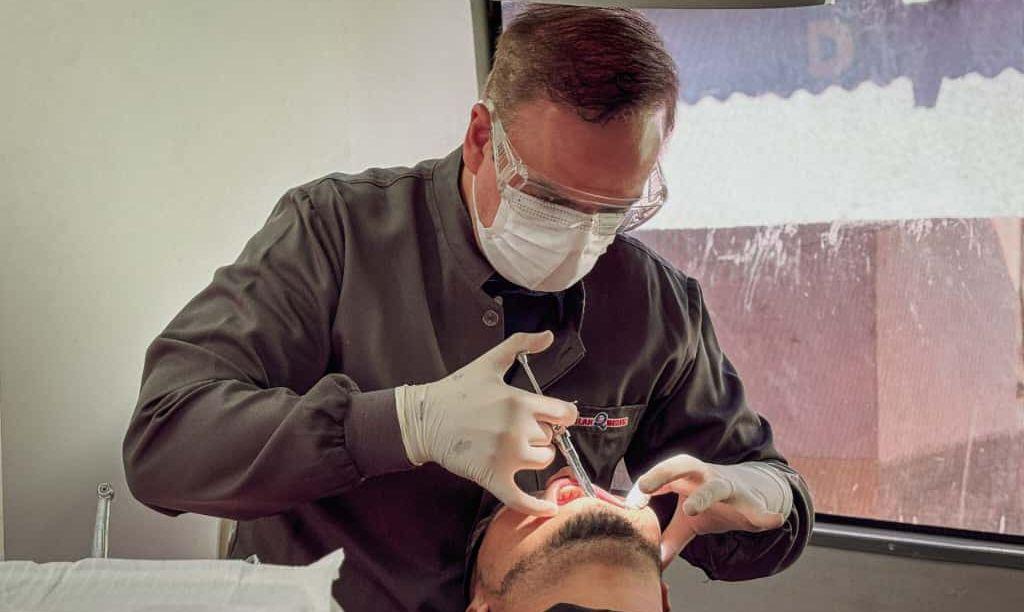 Ações voltadas a saúde bucal da população são destaques durante mandato do deputado Alan Queiroz