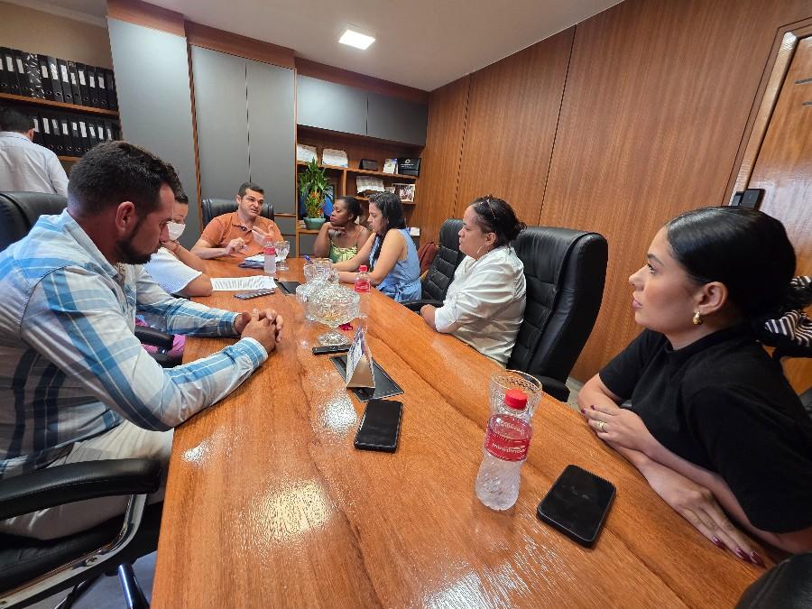 Vereador Adalto se reúne com profissionais da saúde para discutir melhorias na sala de estabilização de União Bandeirantes