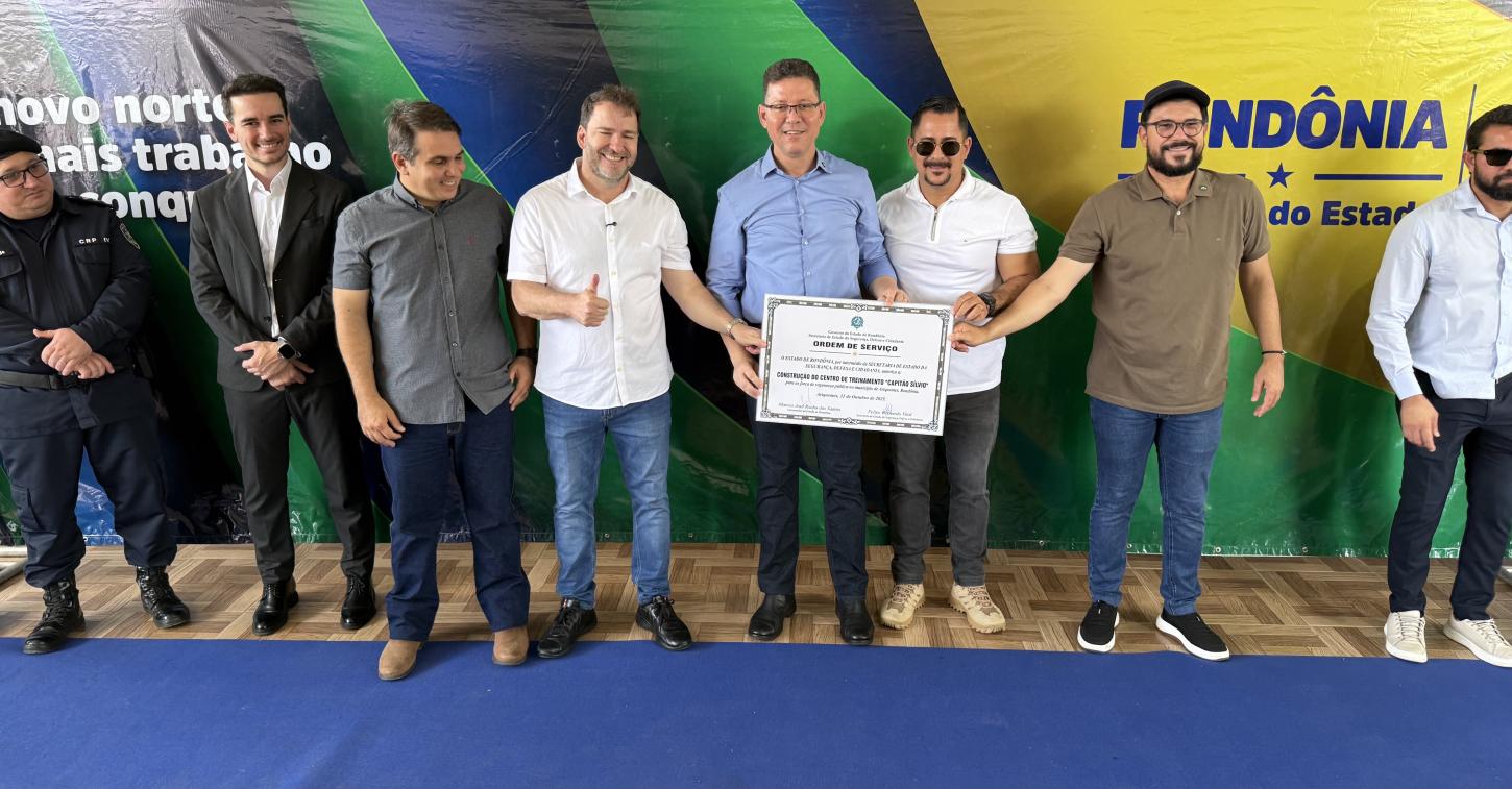 Alex Redano participa da assinatura da ordem de serviço para o Centro de Treinamento Capitão Silvio em Ariquemes