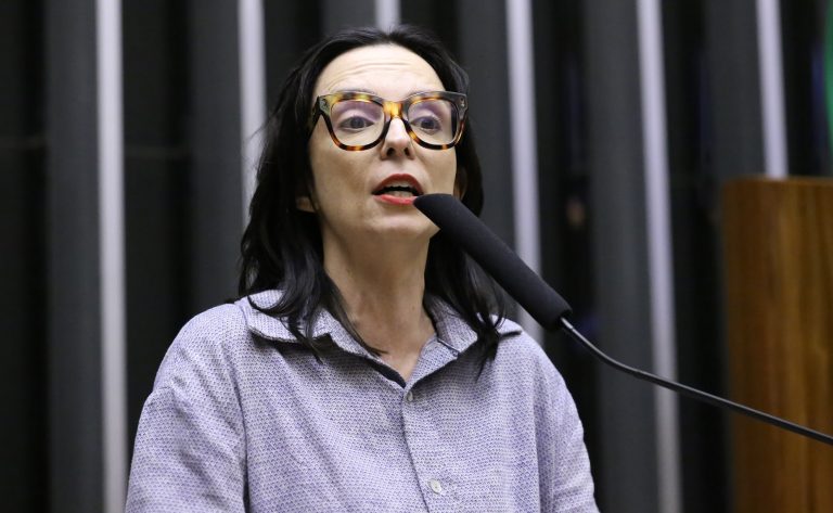 Comissão aprova regras para acompanhamento de operações envolvendo pessoas expostas politicamente