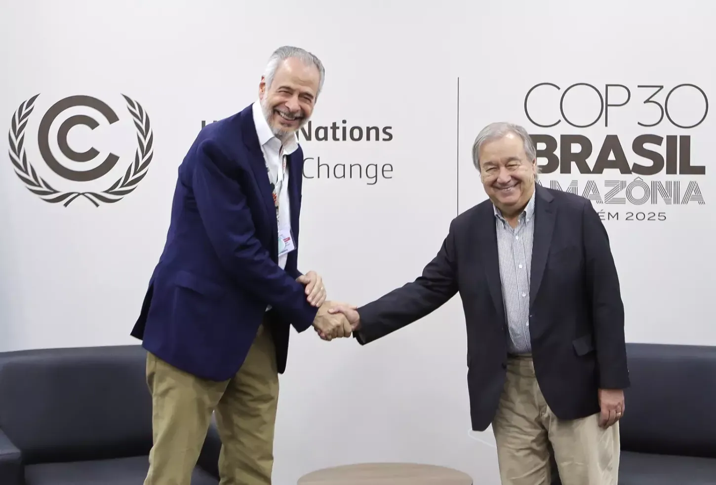 COP30 chega ao penúltimo dia em clima de espera e 'vai e vem' nas negociações
