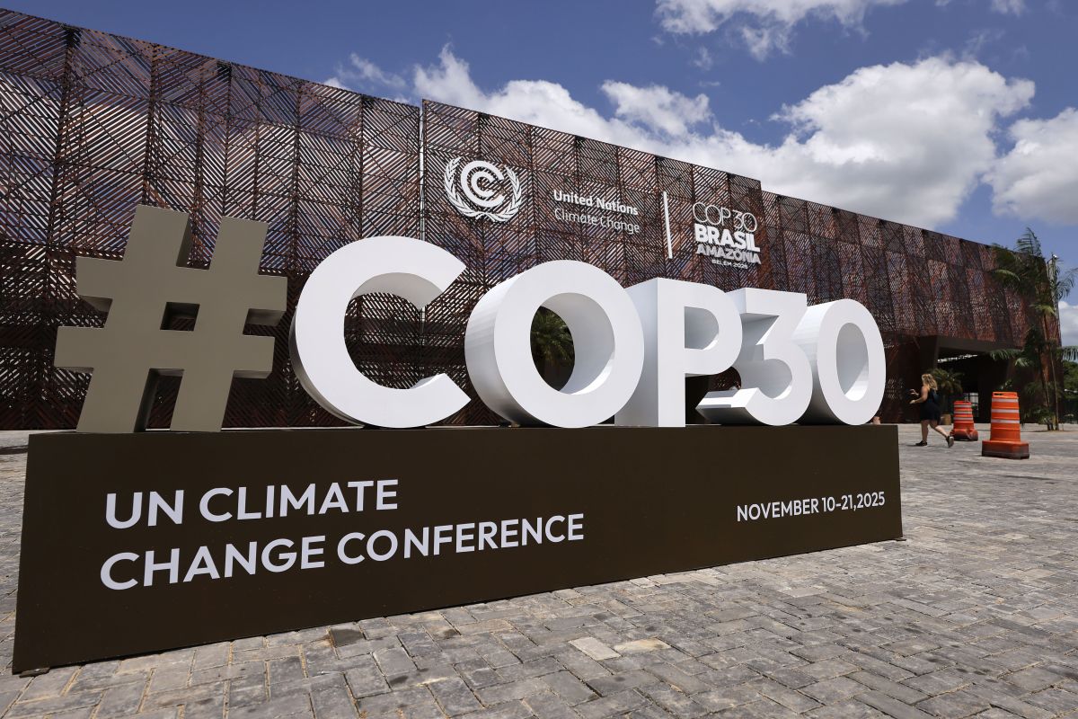 COP30 retoma negociações neste sábado em busca de consenso na reta final