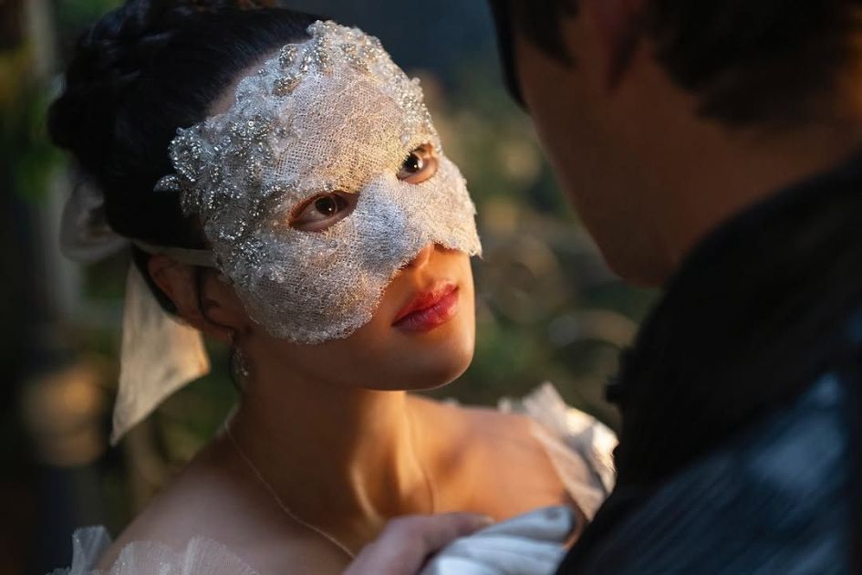 “Bridgerton”: trailer da 4ª temporada traz Benedict em clima de “Cinderela”