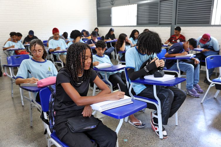 Décima parcela do Programa Pé-de-meia começa a ser paga nesta segunda